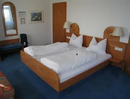 Hotel Daun 3*